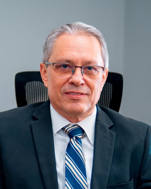 Retrato do advogado Cesar Odair Welzel